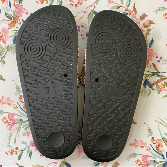 Fergalicious Kandace Slide Sandal Size 7 - Picture 7 of 11